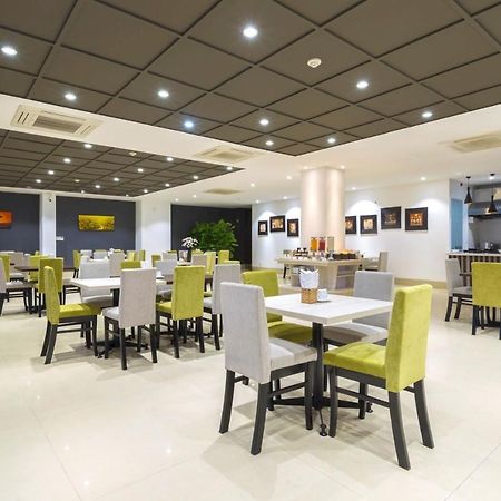 Capital O 1200 Salem Riverside Hotel 岘港 外观 照片